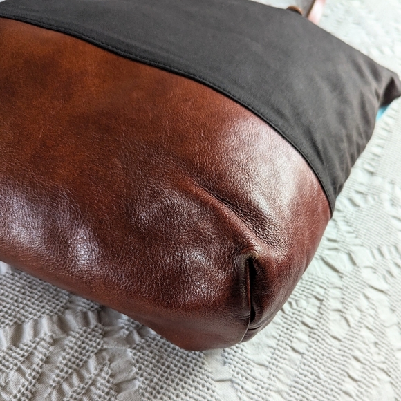 Cecelia Stitch Zipper Tote with Leather & Pendleton Wool - Picture 8 of 13